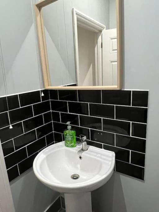 001- Lovely 3-Bedroom Very Close To Oxford Street 런던 외부 사진